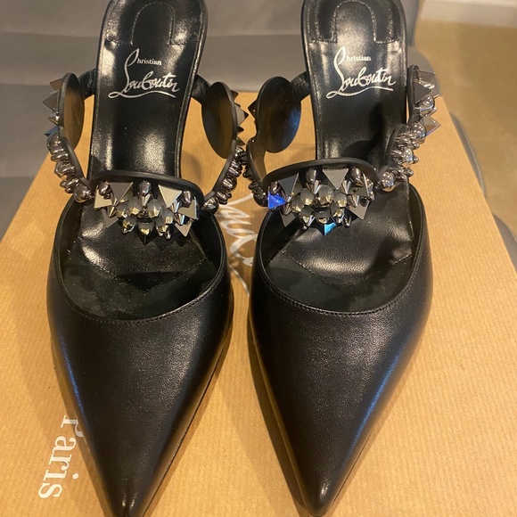 Christina Louboutin Miss Goldora - Picture 1 of 5